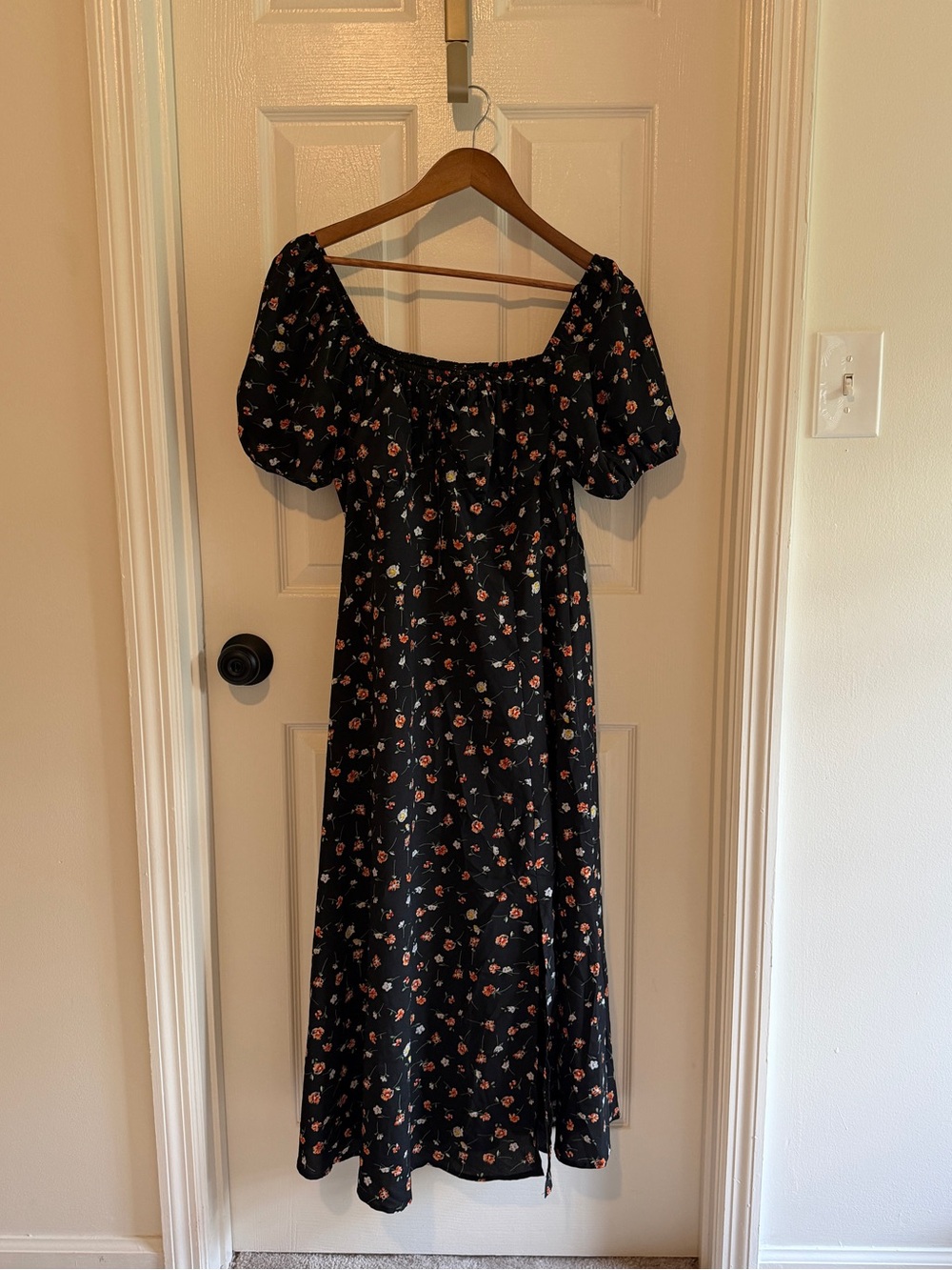 Black Floral Puff-Sleeve Midi Dress
